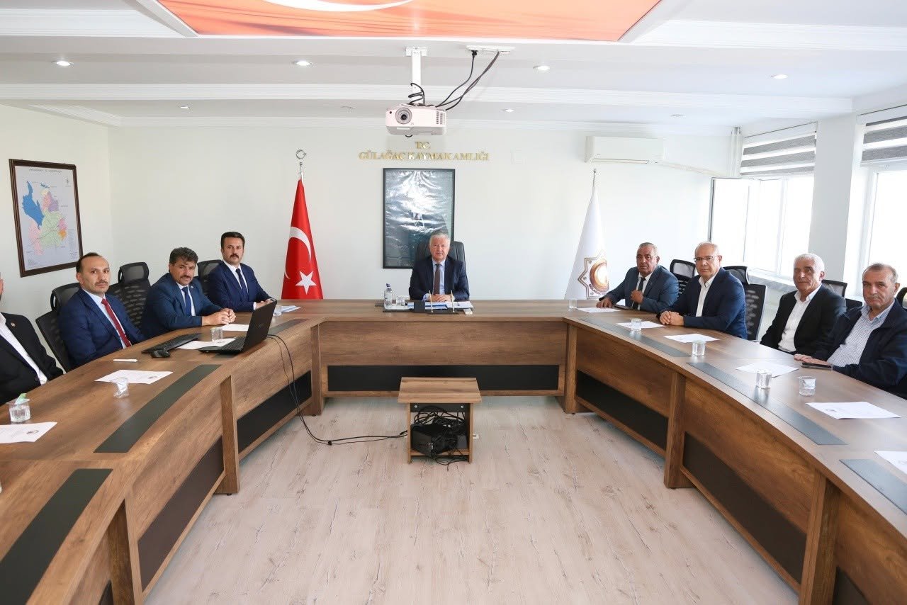 Valimiz Sayın Murat DURU Başkanlığında Gülağaç Gülpınar OSB Müteşebbis Heyeti Toplantısı gerçekleştirildi.