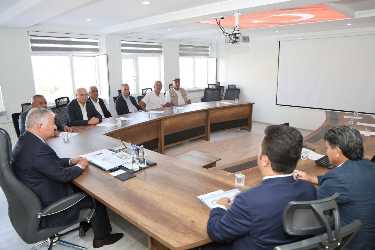 Valimiz Sayın Murat DURU Başkanlığında Gülağaç Gülpınar OSB Müteşebbis Heyeti Toplantısı gerçekleştirildi. Galeri Resim 3